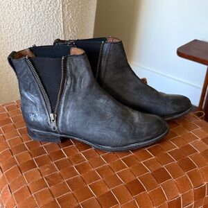 Frye EUC Black Leather Faux Zipper Boots